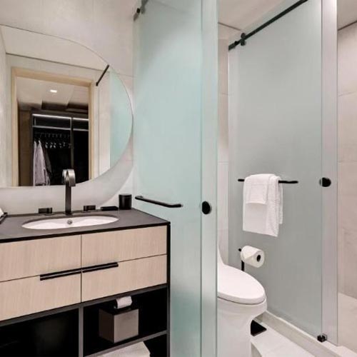 Case Study Glass Dividers and Shower Doors Canopy by Hilton Toronto Yorkville