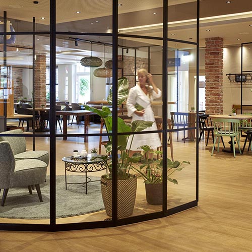Why Architects Choose Custom Architectural Glass Solutions